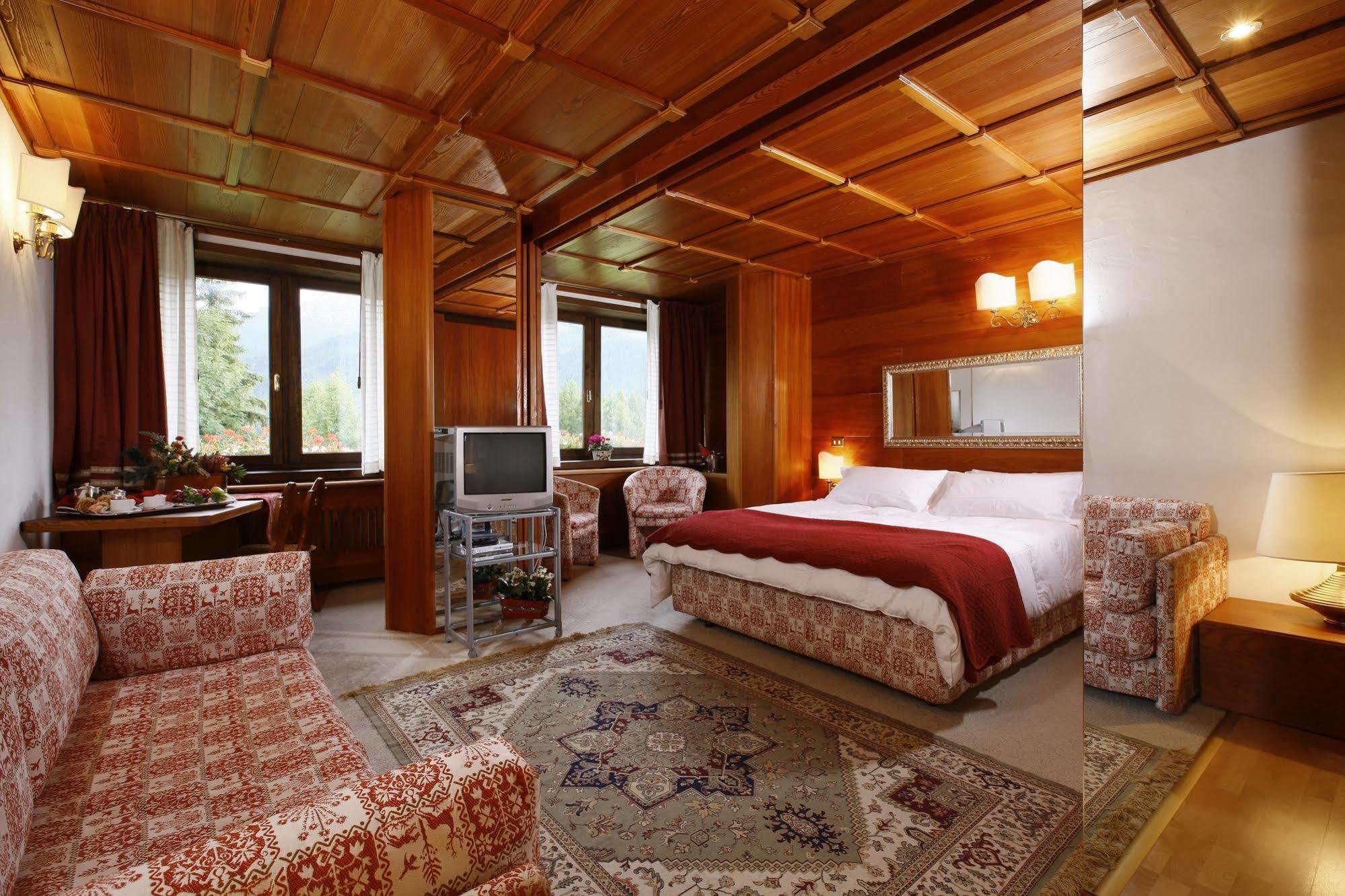 Hotel Mirage Cortina dʼAmpezzo Exterior foto